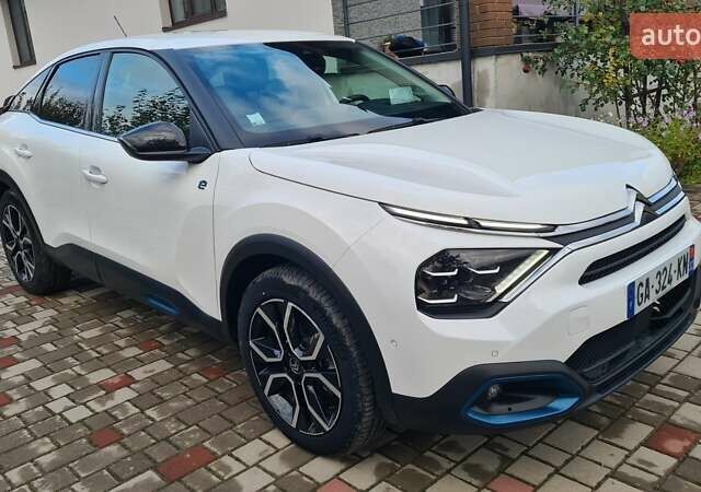 Ситроен С4 2022 в Ровно на Automoto.ua Белый Ситроен С4, объемом двигателя 0 л и пробегом 9 тыс. км за 16999 $, фото 1 на Automoto.ua