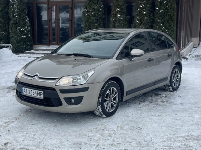 Бежевый Ситроен С4, объемом двигателя 1.6 л и пробегом 151 тыс. км за 4750 $, фото 1 на Automoto.ua