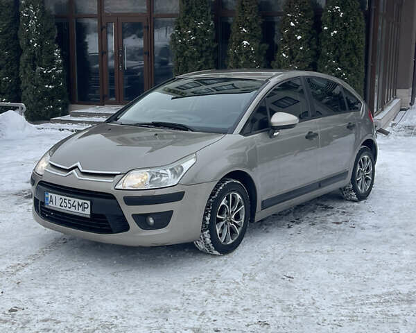 Бежевый Ситроен С4, объемом двигателя 1.59 л и пробегом 151 тыс. км за 4950 $, фото 1 на Automoto.ua