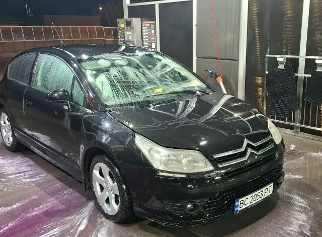 Чорний Сітроен С4, об'ємом двигуна 1.6 л та пробігом 330 тис. км за 2500 $, фото 1 на Automoto.ua