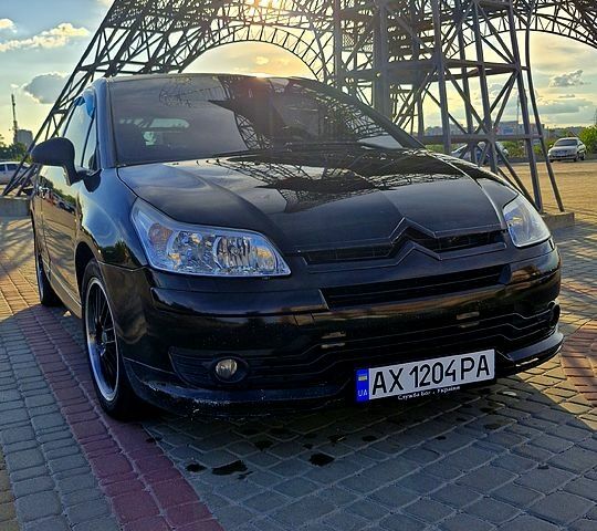 Чорний Сітроен С4, об'ємом двигуна 2 л та пробігом 279 тис. км за 4500 $, фото 1 на Automoto.ua