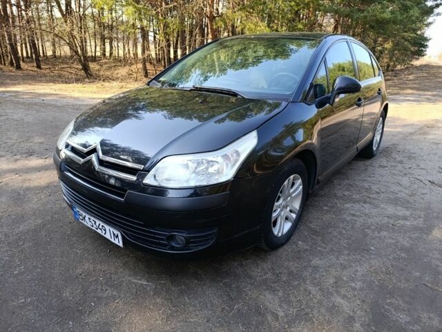 Чорний Сітроен С4, об'ємом двигуна 1.6 л та пробігом 300 тис. км за 1550 $, фото 1 на Automoto.ua