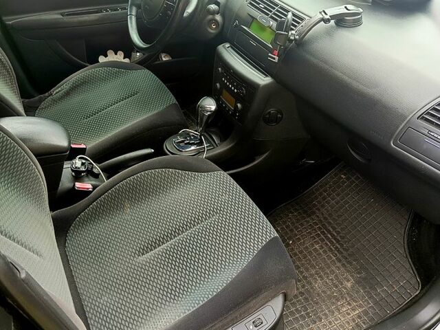 Черный Ситроен С4, объемом двигателя 1.6 л и пробегом 147 тыс. км за 1500 $, фото 1 на Automoto.ua