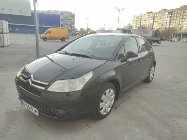 Черный Ситроен С4, объемом двигателя 1.6 л и пробегом 319 тыс. км за 2499 $, фото 1 на Automoto.ua