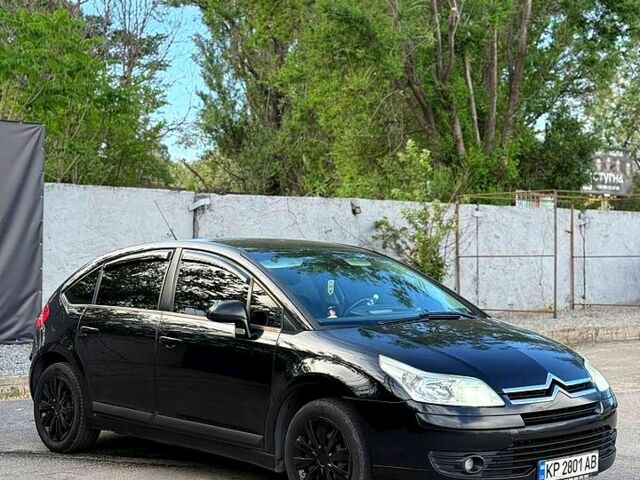 Черный Ситроен С4, объемом двигателя 1.6 л и пробегом 215 тыс. км за 4750 $, фото 1 на Automoto.ua