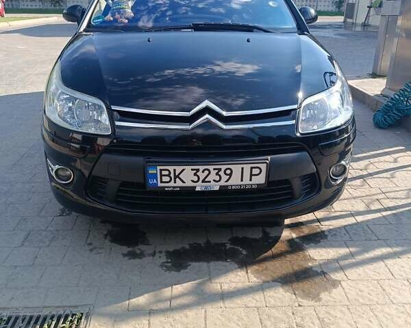 Черный Ситроен С4, объемом двигателя 1.6 л и пробегом 170 тыс. км за 4900 $, фото 1 на Automoto.ua