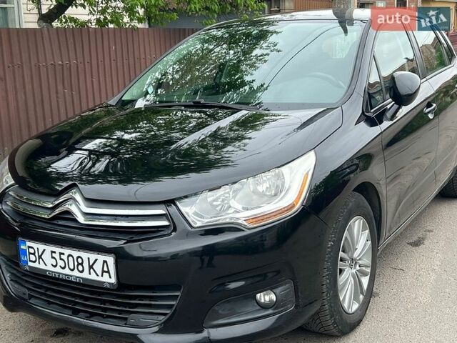 Черный Ситроен С4, объемом двигателя 1.56 л и пробегом 300 тыс. км за 6200 $, фото 1 на Automoto.ua