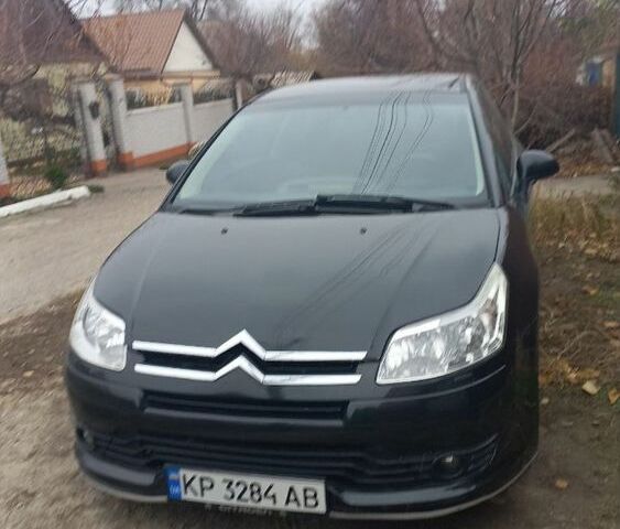 Черный Ситроен С4, объемом двигателя 1.6 л и пробегом 252 тыс. км за 4500 $, фото 1 на Automoto.ua