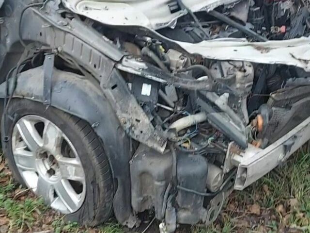 Чорний Сітроен С4, об'ємом двигуна 1.6 л та пробігом 300 тис. км за 1500 $, фото 1 на Automoto.ua