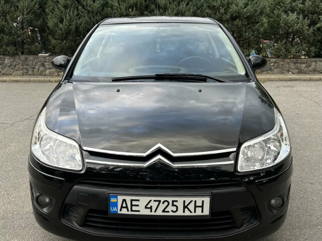 Черный Ситроен С4, объемом двигателя 1.56 л и пробегом 216 тыс. км за 5400 $, фото 1 на Automoto.ua