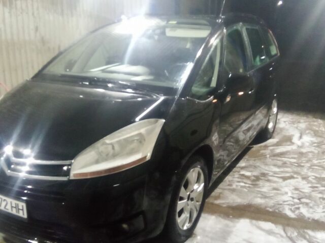 Черный Ситроен С4, объемом двигателя 2 л и пробегом 248 тыс. км за 3950 $, фото 1 на Automoto.ua