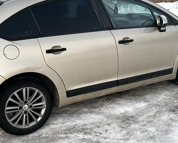 Коричневый Ситроен С4, объемом двигателя 1.4 л и пробегом 274 тыс. км за 3200 $, фото 1 на Automoto.ua