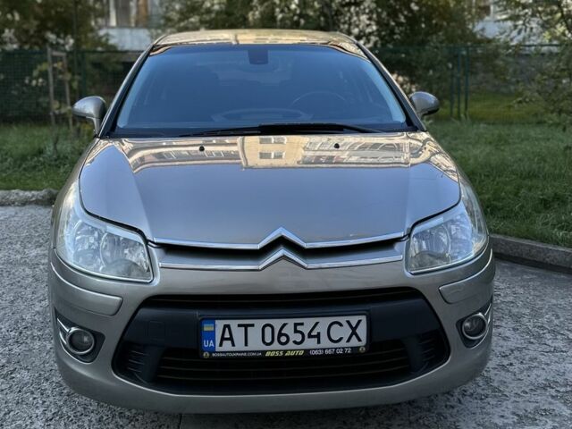 Коричневый Ситроен С4, объемом двигателя 1.6 л и пробегом 255 тыс. км за 5200 $, фото 1 на Automoto.ua