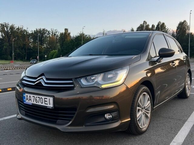 Коричневий Сітроен С4, об'ємом двигуна 1.56 л та пробігом 170 тис. км за 9999 $, фото 1 на Automoto.ua