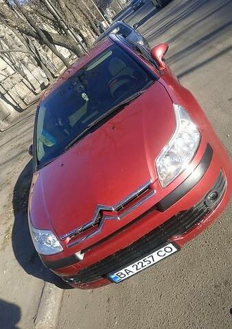 Красный Ситроен С4, объемом двигателя 1.6 л и пробегом 190 тыс. км за 2000 $, фото 1 на Automoto.ua