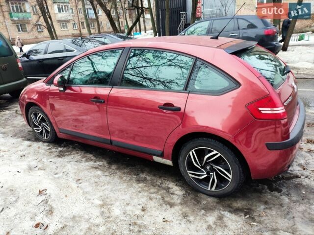 Красный Ситроен С4, объемом двигателя 1.59 л и пробегом 170 тыс. км за 3500 $, фото 1 на Automoto.ua