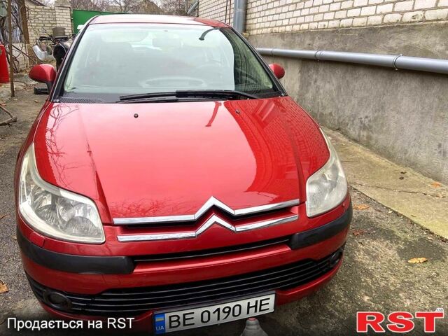Красный Ситроен С4, объемом двигателя 1.6 л и пробегом 150 тыс. км за 4300 $, фото 1 на Automoto.ua