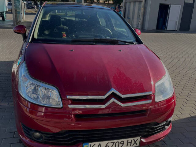Красный Ситроен С4, объемом двигателя 1.59 л и пробегом 220 тыс. км за 4800 $, фото 1 на Automoto.ua