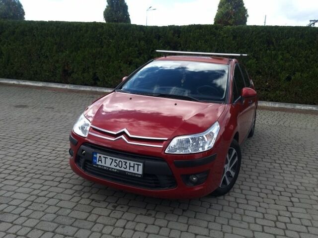 Красный Ситроен С4, объемом двигателя 1.6 л и пробегом 187 тыс. км за 4200 $, фото 1 на Automoto.ua