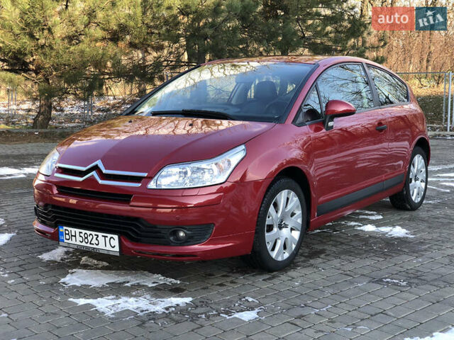 Красный Ситроен С4, объемом двигателя 1.59 л и пробегом 179 тыс. км за 5500 $, фото 1 на Automoto.ua