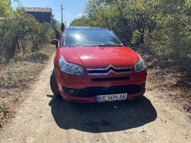 Красный Ситроен С4, объемом двигателя 1.6 л и пробегом 280 тыс. км за 3400 $, фото 1 на Automoto.ua