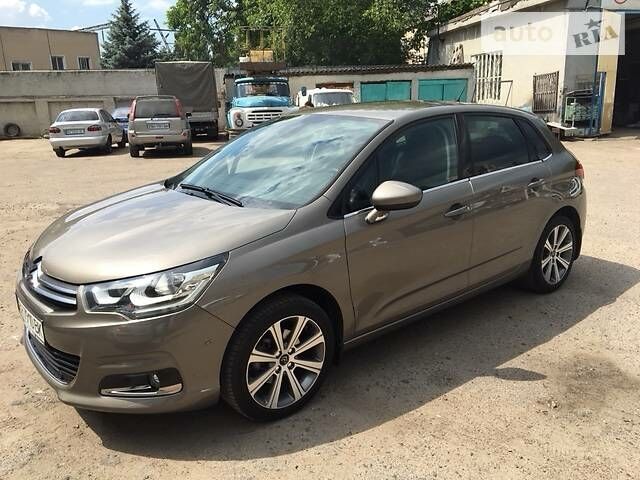 Ситроен С4, объемом двигателя 1.6 л и пробегом 53 тыс. км за 15000 $, фото 1 на Automoto.ua