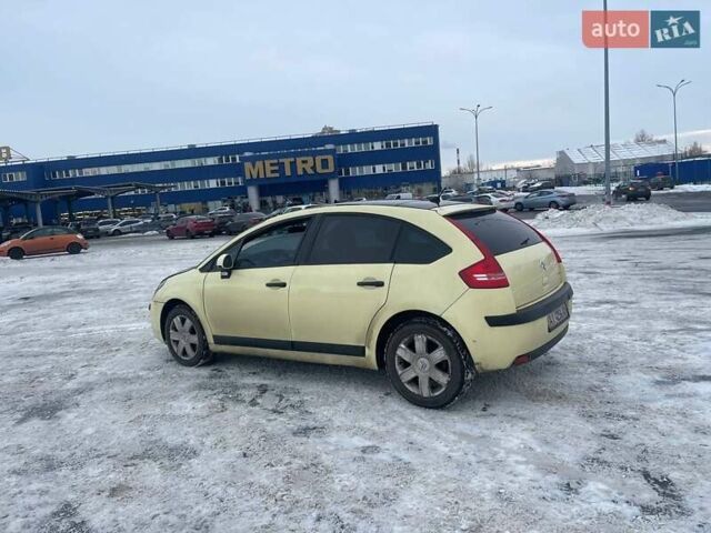 Желтый Ситроен С4, объемом двигателя 1.6 л и пробегом 196 тыс. км за 3000 $, фото 1 на Automoto.ua