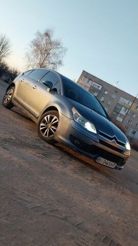 Серый Ситроен С4, объемом двигателя 2 л и пробегом 341 тыс. км за 4300 $, фото 1 на Automoto.ua