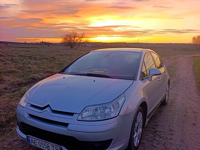 Серый Ситроен С4, объемом двигателя 1.6 л и пробегом 316 тыс. км за 4400 $, фото 1 на Automoto.ua