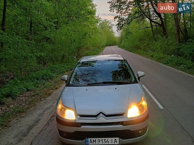 Серый Ситроен С4, объемом двигателя 1.59 л и пробегом 300 тыс. км за 2700 $, фото 1 на Automoto.ua