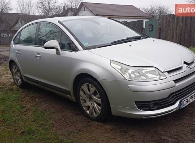 Серый Ситроен С4, объемом двигателя 1.56 л и пробегом 254 тыс. км за 4200 $, фото 1 на Automoto.ua