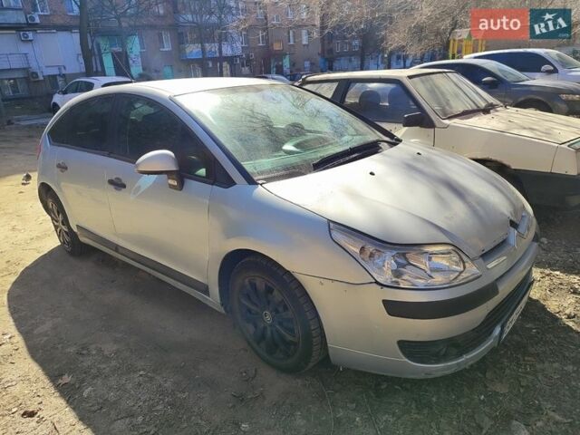 Серый Ситроен С4, объемом двигателя 1.6 л и пробегом 270 тыс. км за 2500 $, фото 1 на Automoto.ua