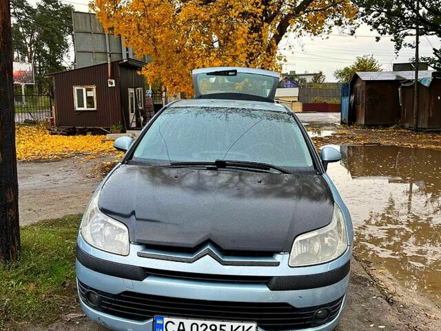 Серый Ситроен С4, объемом двигателя 1.6 л и пробегом 288 тыс. км за 3500 $, фото 1 на Automoto.ua