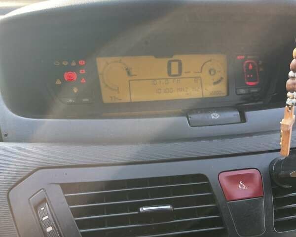 Серый Ситроен С4, объемом двигателя 1.6 л и пробегом 380 тыс. км за 4400 $, фото 1 на Automoto.ua