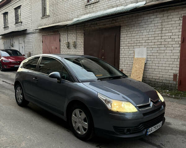 Серый Ситроен С4, объемом двигателя 1.59 л и пробегом 150 тыс. км за 3999 $, фото 1 на Automoto.ua