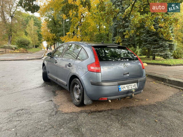 Серый Ситроен С4, объемом двигателя 1.59 л и пробегом 212 тыс. км за 3400 $, фото 1 на Automoto.ua