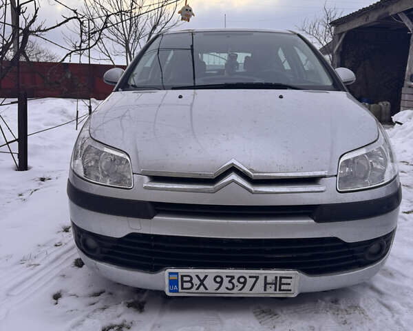 Серый Ситроен С4, объемом двигателя 1.36 л и пробегом 220 тыс. км за 3500 $, фото 1 на Automoto.ua