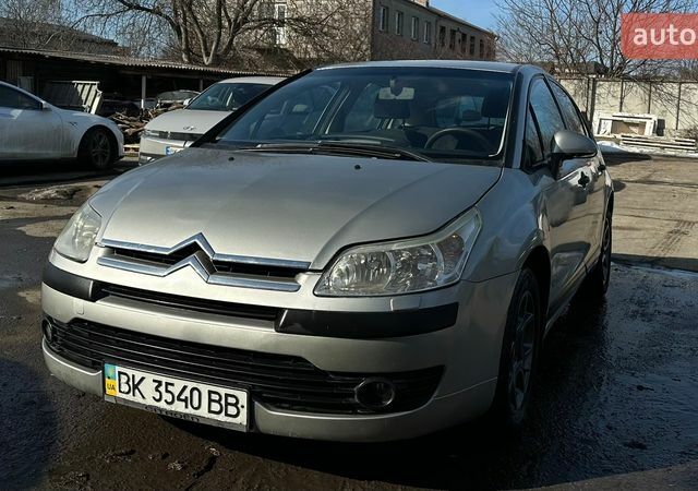 Серый Ситроен С4, объемом двигателя 1.59 л и пробегом 192 тыс. км за 3550 $, фото 1 на Automoto.ua