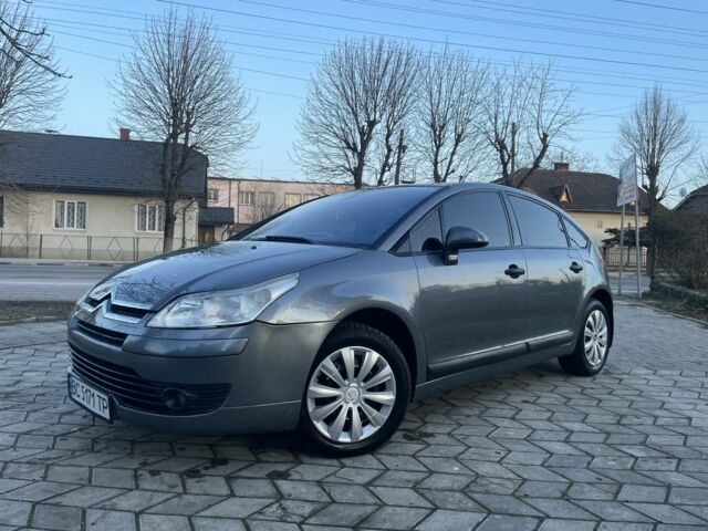 Серый Ситроен С4, объемом двигателя 1.6 л и пробегом 247 тыс. км за 4700 $, фото 1 на Automoto.ua