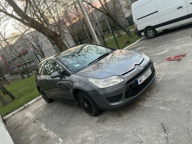 Сірий Сітроен С4, об'ємом двигуна 1.4 л та пробігом 250 тис. км за 2000 $, фото 1 на Automoto.ua