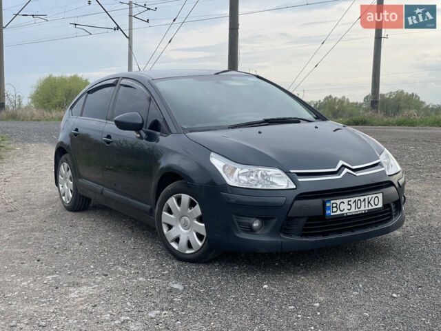 Серый Ситроен С4, объемом двигателя 1.56 л и пробегом 299 тыс. км за 4500 $, фото 1 на Automoto.ua