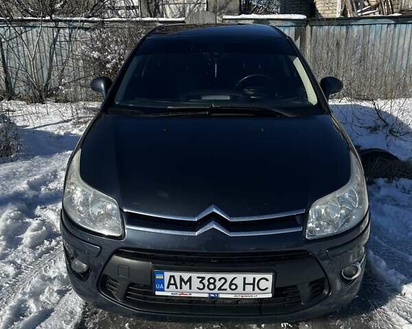 Серый Ситроен С4, объемом двигателя 1.6 л и пробегом 291 тыс. км за 3500 $, фото 1 на Automoto.ua
