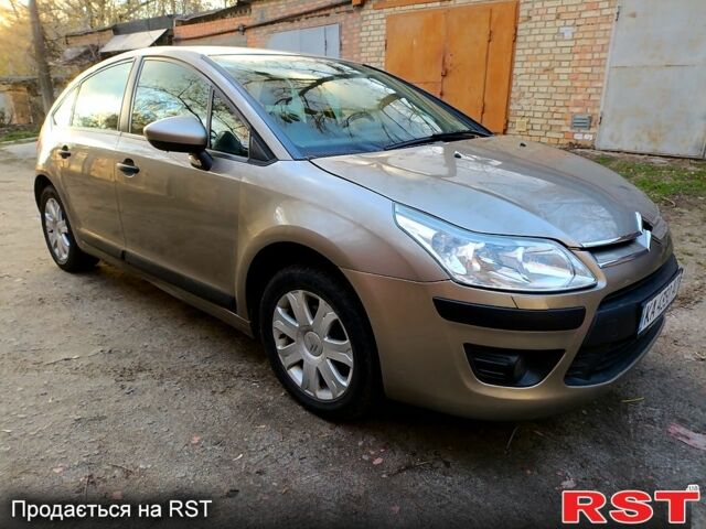 Серый Ситроен С4, объемом двигателя 1.6 л и пробегом 144 тыс. км за 4450 $, фото 1 на Automoto.ua