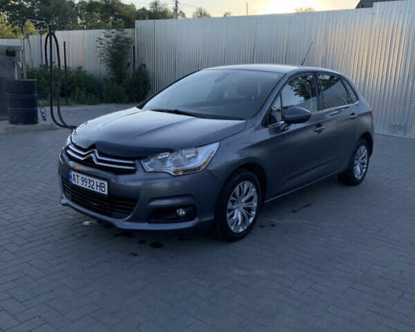 Серый Ситроен С4, объемом двигателя 1.6 л и пробегом 230 тыс. км за 6500 $, фото 1 на Automoto.ua