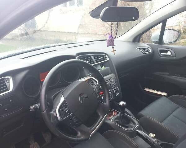 Серый Ситроен С4, объемом двигателя 1.56 л и пробегом 234 тыс. км за 6800 $, фото 1 на Automoto.ua