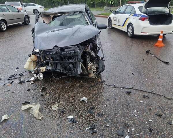 Сірий Сітроен С4, об'ємом двигуна 1.56 л та пробігом 320 тис. км за 2000 $, фото 1 на Automoto.ua