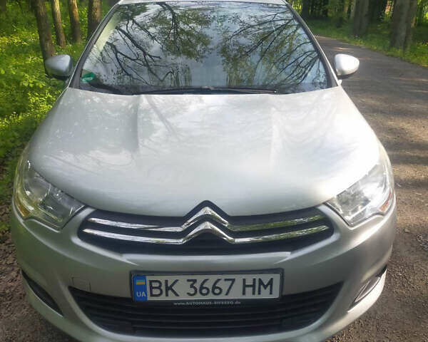 Серый Ситроен С4, объемом двигателя 1.4 л и пробегом 152 тыс. км за 6000 $, фото 1 на Automoto.ua