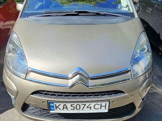 Серый Ситроен С4, объемом двигателя 1.56 л и пробегом 188 тыс. км за 7500 $, фото 1 на Automoto.ua