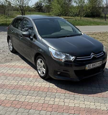 Серый Ситроен С4, объемом двигателя 1.6 л и пробегом 182 тыс. км за 5500 $, фото 1 на Automoto.ua