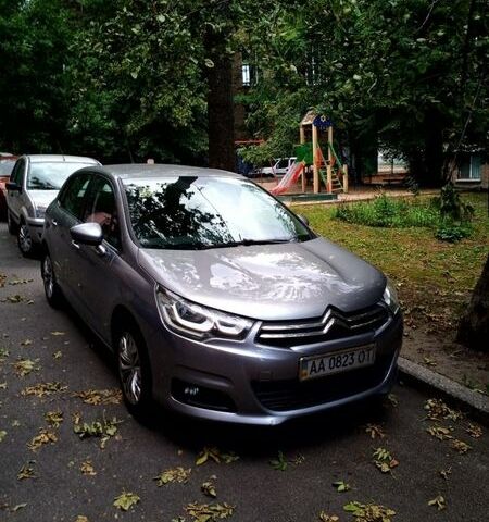 Серый Ситроен С4, объемом двигателя 1.56 л и пробегом 201 тыс. км за 9000 $, фото 1 на Automoto.ua
